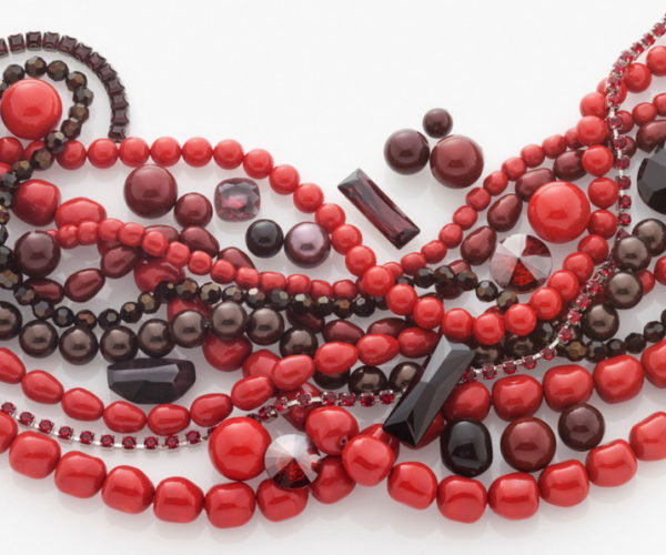 珊瑚红水晶珍珠的典雅褐红搭配